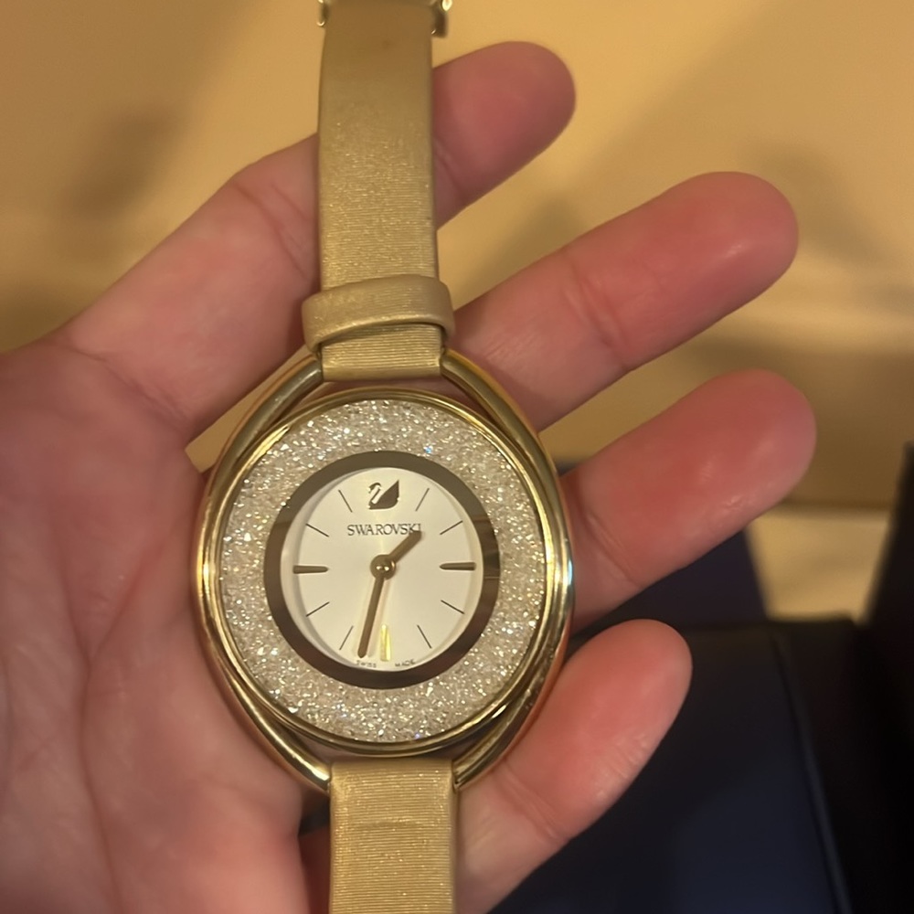 Swarovski Watch - Picture 6 of 6